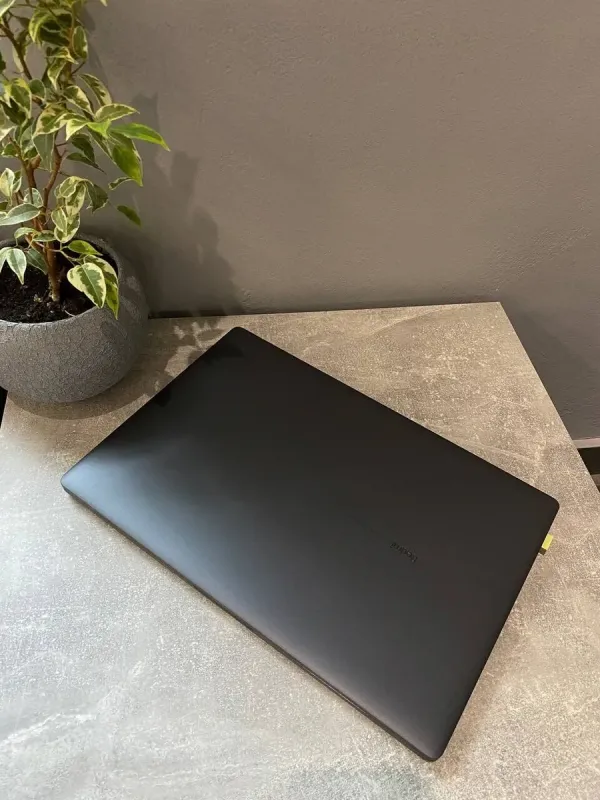 Ультрабук Xiaomi RedmiBook 15 / 15.6" (1920x1080) TN / Intel Core i3-1115G4 (2 (4) ядра по 1.7 - 4.1 GHz) / 8 GB DDR4 / 256 GB SSD M.2 / Intel UHD Graphics / WebCam / Win 10 б/в - зображення 4