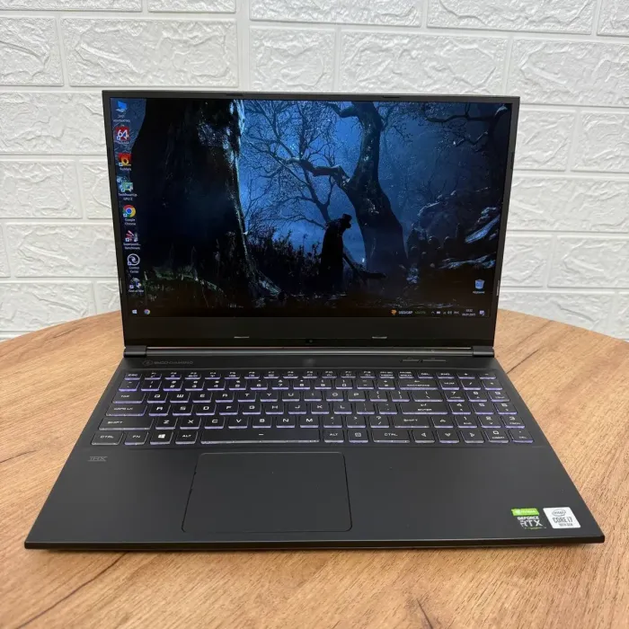 Ігровий ноутбук Б-клас Evoo Gaming 15 LP8-BK / 15.6" (1920x1080) IPS / Intel Core i7-10750H (6 (12) ядер по 2.6 - 5.0 GHz) / 16 GB DDR4 / 512 GB SSD / nVidia GeForce RTX 2060, 6 GB GDDR6, 192-bit / WebCam б/в - зображення 2