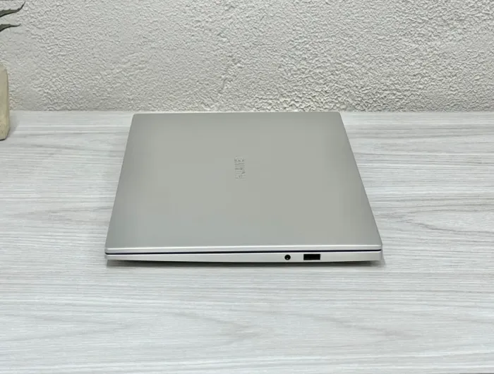 Ультрабук Huawei MateBook D 14 / 14" (1920x1080) IPS / AMD Ryzen 7 3700U (4 (8) ядра по 2.3 - 4.0 GHz) / 8 GB DDR4 / 512 GB SSD M.2 / AMD Radeon RX Vega 10 Graphics / Win 11 Home б/в - зображення 6