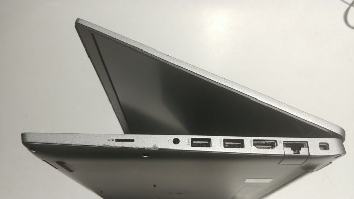 Ультрабук Б-клас Dell Latitude 5420 / 14" (1920x1080) IPS / Intel Core i5-1145G7 (4 (8) ядра по 2.6 - 4.4 GHz) / 16 GB DDR4 / 256 GB SSD M.2 / Intel Iris Xe Graphics / WebCam / USB 3.2 / HDMI / Windows 10 б/в - зображення 3