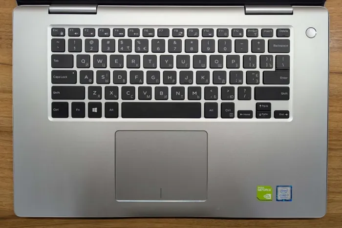 Ноутбук Dell Inspiron 7580 / 15.6" (1920x1080) IPS / Intel Core i7-8565U (4 (8) ядра по 1.8 - 4.6 GHz) / 16 GB DDR4 / 512 GB SSD / nVidia GeForce MX150, 2 GB GDDR5, 64-bit / WebCam / Windows 10 б/в - зображення 3