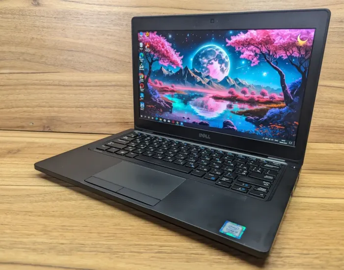 Нетбук Dell Latitude 5280 / 12.5" (1920x1080) IPS / Intel Core i5-7300U (2 (4) ядра по 2.6 - 3.5 GHz) / 8 GB DDR4 / 256 GB SSD / Intel HD Graphics 620 / WebCam / Windows 10 б/в - зображення 5