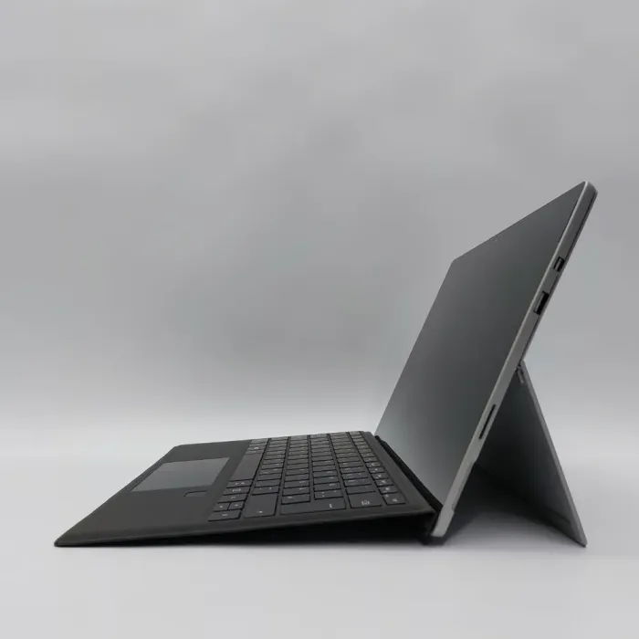 Нетбук Microsoft Surface Pro 4 / 12.3" (2736х1824) IPS Touch / Intel Core i5-7300U (2 (4) ядра по 2.6 - 3.5 GHz) / 8 GB DDR3 / 256 GB SSD / Intel HD Graphics 620 / WebCam б/в - зображення 6