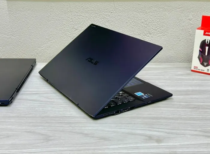 Ультрабук Asus ExpertBook B5402Cv / 14" (1920x1080) IPS / Intel Core i5-1340p (12 (16) ядер по 3.4 - 4.6 GHz) / 16 GB DDR5 / 512 GB SSD M.2 / Intel Iris Xe Graphics / WebCam / Win 11 Pro б/в - зображення 5