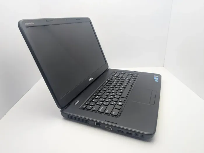 Ноутбук Dell Inspiron N5050 / 15.6" (1366x768) TN / Intel Core i3-2370M (2 (4) ядра по 2.4 GHz) / 6 GB DDR3 / 1000 GB HDD / Intel HD Graphics 3000 / WebCam / АКБ не тримає б/в - зображення 3