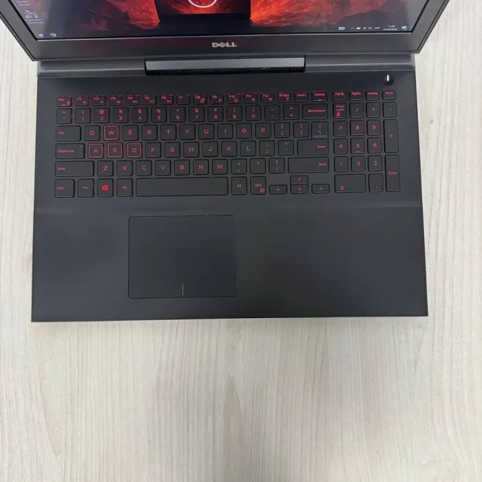 Ігровий ноутбук Б-клас Dell Inspiron 15 Gaming 7567 / 15.6" (1920x1080) IPS / Intel Core i5-7300HQ (4 ядра по 2.5 - 3.5 GHz) / 16 GB DDR4 / 128 GB SSD + 1000 GB HDD / nVidia GeForce GTX 1050, 4 GB GDDR5, 128-bit / WebCam б/в - зображення 7