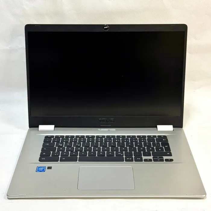 Ноутбук Б-клас Asus ChromeBook C523NA-EJ0123 / 15.6 (1920x1080) TN / Intel Celeron N3350 (2 ядра по 1.1 - 2.4 GHz) / 4 GB DDR4 / 64 GB eMMC / Intel HD Graphics 500 / WebCam / ChromeOS б/в - зображення 3