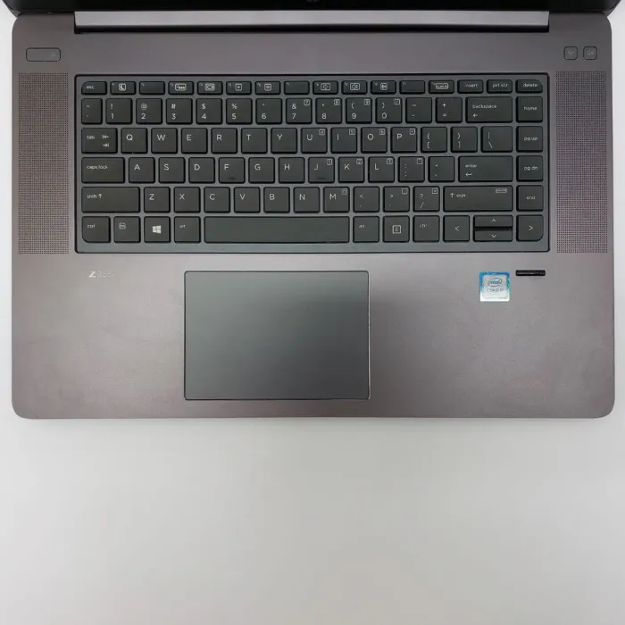 Мобільна робоча станція HP ZBook Studio G3 / 15.6" (1920x1080) IPS / Intel Core i7-6700HQ (4 (8) ядра по 2.6 - 3.5 GHz) / 16 GB DDR4 / 512 GB SSD / nVidia Quadro M1000M, 4 GB DDR5, 128-bit / WebCam б/в - зображення 3