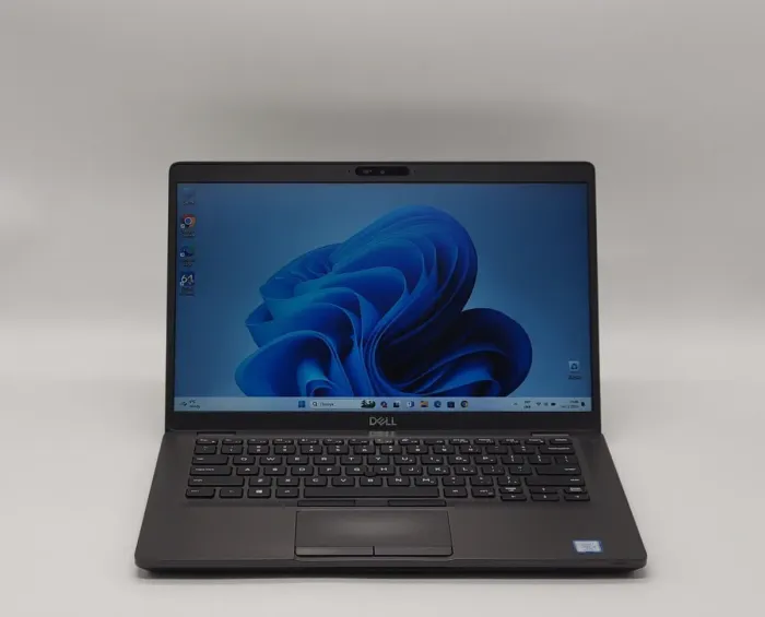 Ультрабук Dell Latitude 5400 / 14" (1366x768) TN / Core i5-8365U (4(8) ядра по 1.6-4.1 GHz) / 8 GB DDR4 / 120 GB SSD / UHD Graphics / WebCam б/в - зображення 2