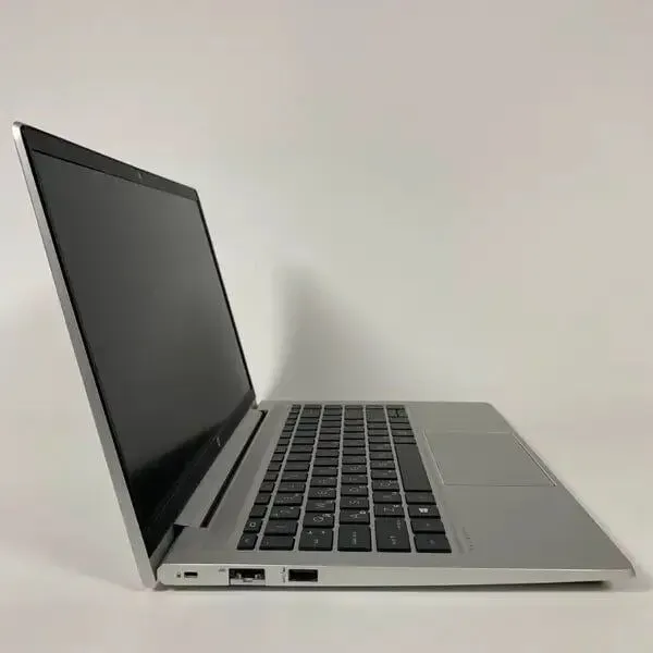 Ультрабук Б-клас HP ProBook 445 G8 / 14" (1920x1080) IPS / AMD Ryzen 5 5600U (6 (12) ядер по 2.3 - 4.2 GHz) / 16 GB DDR4 / 512 GB SSD / AMD Radeon Vega 7 Graphics / WebCam / Fingerprint б/в - зображення 4