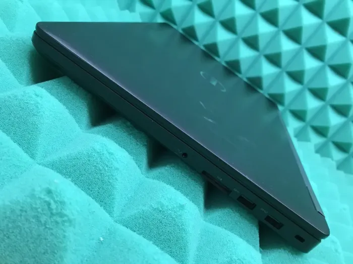 Ноутбук Б-клас Dell Latitude E5570 / 15.6" IPS / Intel Core i5-6440HQ (4 ядра по 2.6-3.5GHz) / 8GB DDR4 / 256GB SSD M.2 / HD Graphics 530 / WebCam / HDMI / Win 10 б/в - зображення 8