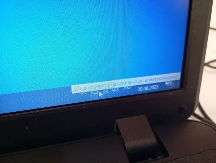 Ультрабук Б-клас Fujitsu Lifebook AH502 / 15.6" (1366x768) TN / Intel Pentium 2020M (2 ядра по 2.4 GHz) / 8 GB DDR3 / 128 GB SSD / Intel HD Graphics / WebCam / DVD-ROM / АКБ не тримає б/в - зображення 9