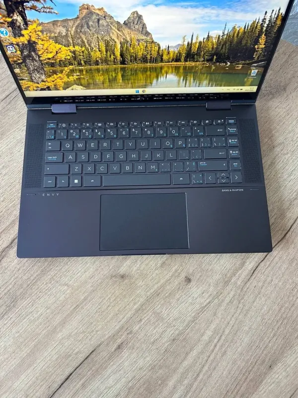Ультрабук-трансформер Б-клас HP Envy x360 15-ey0003ca / 15.6" (1920x1080) IPS Touch / AMD Ryzen 5 5625U (6 (12) ядер по 2.3 - 4.3 GHz) / 16 GB DDR4 / 512 GB SSD / AMD Radeon Vega Graphics / WebCam б/в - зображення 7