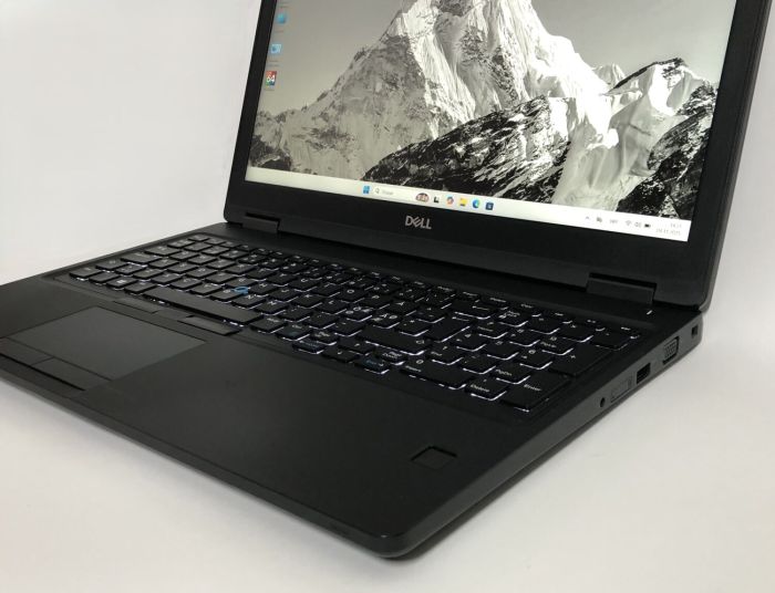 Робоча станція Dell Precision 3530 / 15.6" IPS / Core i7-8850H (6(12) ядер по 2.6-4.3 GHz) / 16GB DDR4 / 256GB SSD / Quadro P600, 4GB GDDR5, 128-bit / WebCam / HDMI б/в - зображення 17