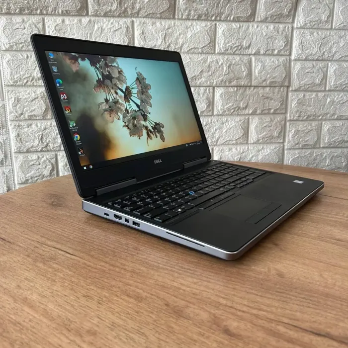 Мобільна робоча станція Б-клас Dell Precision 7520 / 15.6" (1920x1080) IPS / Intel Core i7-6820HQ (4 (8) ядра по 2.7 - 3.6 GHz) / 16 GB DDR4 / 256 GB SSD / nVidia Quadro M2200, 4 GB GDDR5, 128-bit / WebCam б/в - зображення 4