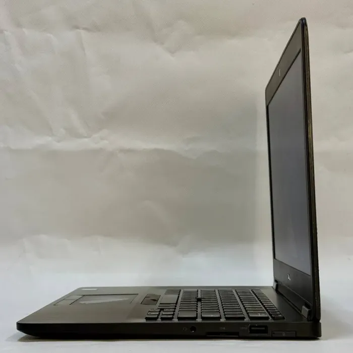 Ультрабук Б-клас Dell Latitude E7470 / 14" (1366x768) TN / Intel Core i5-6300U (2 (4) ядра по 2.4 - 3.0 GHz) / 8 GB DDR4 / 128 GB SSD / Intel HD Graphics 520 / WebCam / Windows 10 Pro б/в - зображення 6