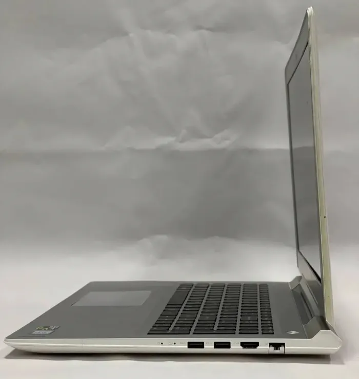 Ноутбук Б-клас Lenovo IdeaPad 700-15ISK / 15.6" (1920x1080) TN / Intel Core i7-6700HQ (4 (8) ядра по 2.6 - 3.5 GHz) / 16 GB DDR4 / 128 GB SSD + 1000 GB HDD / nVidia GeForce GTX 950M, 4 GB DDR3, 128-bit / WebCam / Windows 10 Pro б/в - зображення 5