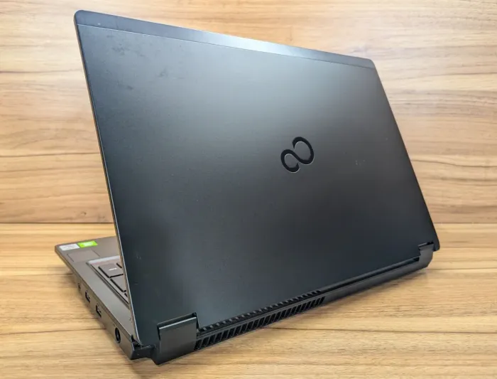 Мобільна робоча станція Fujitsu Celsius H7510 / 15.6" (1920x1080) IPS / Intel Core i7-10850H (6 (12) ядер по 2.7 - 5.1 GHz) / 32 GB DDR4 / 512 GB SSD / nVidia Quadro T1000, 4 GB GDDR6, 128-bit / WebCam / Windows 10 б/в - зображення 6