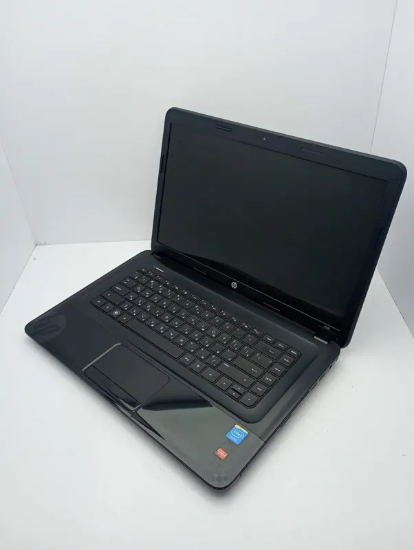 Ноутбук HP 2000 / 15.6" (1366x768) TN / Intel Pentium B960 (2 ядра по 2.2 GHz) / 6 GB DDR3 / 500 GB HDD / AMD Radeon HD 7400M, 1 GB GDDR3, 64-bit / WebCam б/в - зображення 4