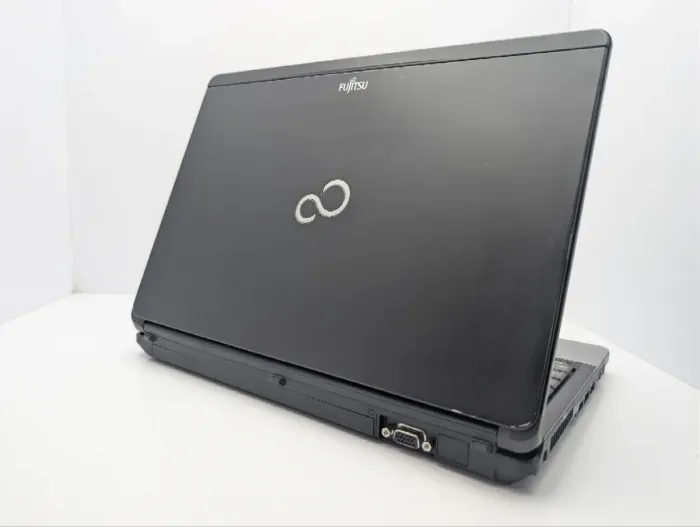 Ноутбук Fujitsu LifeBook S792 / 13.3" (1366x786) TN / Intel Core i7-3612QM (4 (8) ядра по 2.1 - 3.1 GHz) / 8 GB DDR3 / 640 GB HDD / Intel HD Graphics 4000 / WebCam б/в - зображення 7