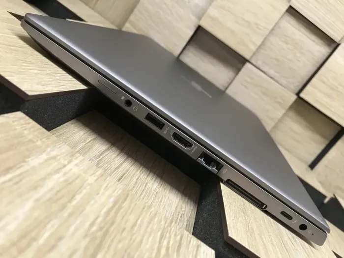 Мобільна робоча станція Б-клас HP ZBook 14u G5 / 14" (1920x1080) IPS / Intel Core i5-7200U (2 (4) ядра по 2.5 - 3.1 GHz) / 16 GB DDR4 / 256 GB SSD M.2 / AMD Radeon Pro WX 3100, 2 GB GDDR5, 128-bit / HDMI б/в - зображення 6