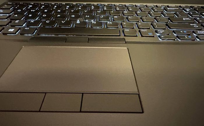 Мобільна робоча станція Dell Precision 7740 / 17,3" (1920x1080) IPS / Intel Core i7-9750H (6 (12) ядер по 2,6 - 4,5 ГГц) / 32 ГБ DDR4 / 256 ГБ SSD + 256 ГБ SSD / nVidia Quadro RTX 4000, 8 ГБ GDDR6, 256-біт / WebCam б/в - изображение 9