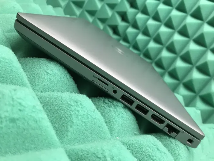 Ультрабук Dell Latitude 5410 / 14" (1920x1080) IPS Touch / Intel Core i5-10310U (4 (8) ядра по 1.7 - 4.4 GHz) / 16 GB DDR4 / 256 GB SSD M.2 / Intel UHD Graphics / WebCam / USB 3.1 / HDMI / Windows 10 б/в - зображення 6