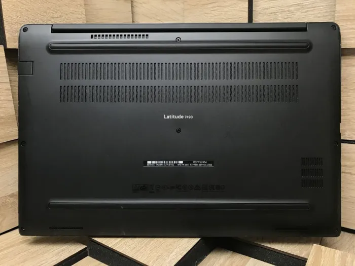 Ноутбук Б-клас Dell Latitude 7490 / 14" (1920x1080) IPS / Intel Core i5-8350U (4 (8) ядра по 1.7 - 3.6 GHz) / 8 GB DDR4 / 256 GB SSD M.2 / Intel UHD Graphics 620 / WebCam / USB 3.1 / HDMI б/в - зображення 9