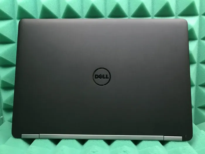 Ультрабук Б-класс Dell Latitude E7470 / 14" IPS / Core i5-6300U (2(4) ядра по 2.4-3 GHz) / 8GB DDR4 / 240GB SSD M.2 / HD Graphics 520 / WebCam / HDMI / miniDP / Win 10 б/в - зображення 5