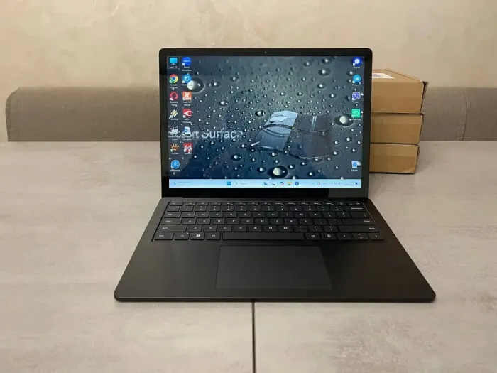 Ультрабук Microsoft Surface Laptop 5 1951 / 13.5" (2256x1504) IPS Touch / Intel Core i7-1265U (10 (12) ядер по 1.8 - 4.8 GHz) / 16 GB DDR4 / 256 GB SSD M.2 / Intel Iris Xe Graphics / WebCam - зображення 2