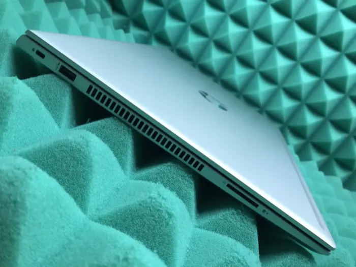 Ноутбук Б-класс HP ProBook 450 G6 / 15.6" TN / Core i3-8145U (2(4) ядра по 2.1-3.9 GHz) / 8GB DDR4 / 250GB SSD / UHD Graphics 620 / WebCam / USB 3.1 / HDMI б/в - зображення 5