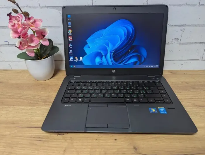 Мобільна робоча станція Б-клас HP ZBook 14 G2 / 14" (1366x768) TN / Intel Core i5-5200U (2 (4) ядра по 2.2 - 2.7 GHz) / 8 GB DDR3 / 128 GB SSD / AMD FirePro M4150, 1 GB GDDR5, 128-bit / WebCam б/в - зображення 2