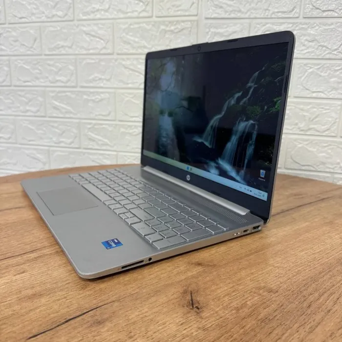 Ультрабук Б-клас HP 15-dy2073dx / 15.6" (1920x1080) IPS Touch / Intel Core i7-1165G7 (4 (8) ядра по 2.8 - 4.7 GHz) / 16 GB DDR4 / 512 GB SSD / Intel Iris Xe Graphics / WebCam б/в - зображення 5