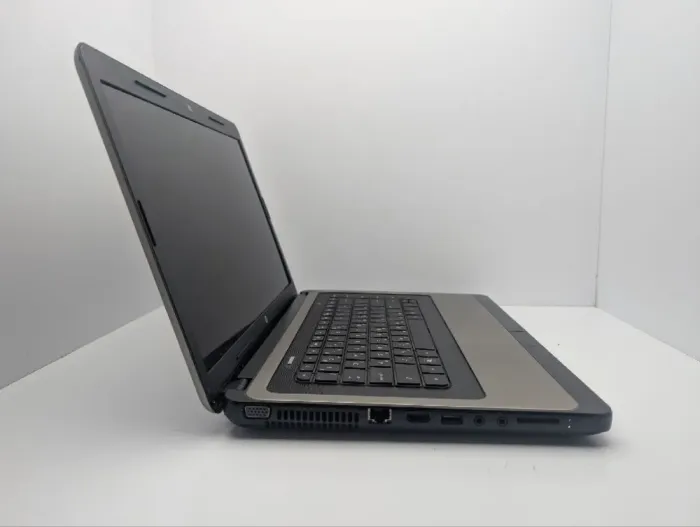 Ноутбук HP 635 / 15.6" (1366x768) TN / AMD E-450 (2 ядра по 1.65 GHz) / 6 GB DDR3 / 320 GB HDD / AMD Radeon HD 6320 Graphics / WebCam б/в - зображення 3