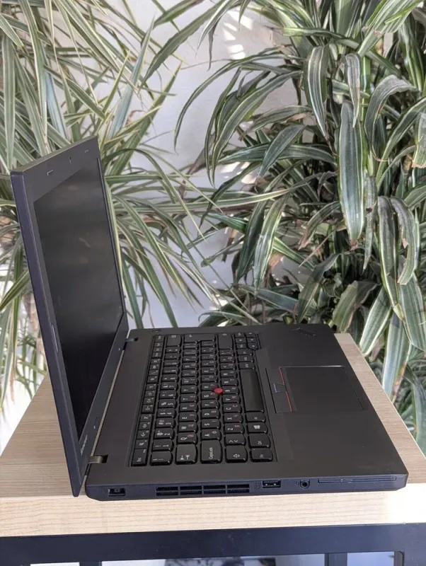 Ноутбук Б-клас Lenovo ThinkPad L450 / 14" (1366x768) TN / Intel Core i3-5005U (2 (4) ядра по 2.0 GHz) / 8 GB DDR3 / 128 GB SSD / Intel HD Graphics 5500 / WebCam / VGA б/в - зображення 7