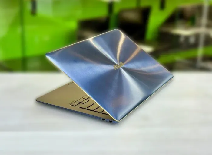 Ультрабук Asus ZenBook UX490U / 14" (1920x1080) IPS / Intel Core i5-7200U (2 (4) ядра по 2.5 - 3.1 GHz) / 8 GB DDR4 / 256 GB SSD / Intel HD Graphics 620 / WebCam / Win 10 Pro б/в - зображення 8