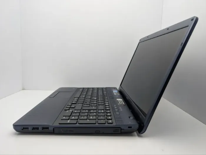 Ноутбук Sony VPC EH2M1E / 15.6" (1366x768) TN / Intel Core i3-2330M (2 (4) ядра по 2.2 GHz) / 6 GB DDR3 / 640 GB HDD / nVidia GeForce 410M, 1 GB GDDR3, 64-bit / WebCam / DVD-ROM б/в - зображення 5