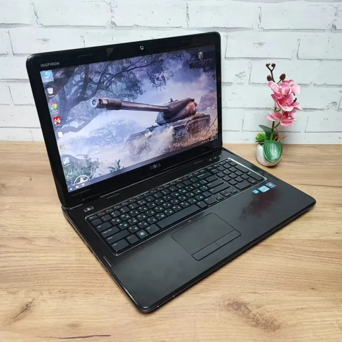 Ноутбук Dell Inspiron N7110 / 17.3" (1600x900) TN / Intel Core i3-2310M (2 (4) ядра по 2.1 GHz) / 8 GB DDR3 / 128 GB SSD / nVidia GeForce GT 525M, 1 GB GDDR3, 128-bit / WebCam / DVD-ROM б/в - зображення 3