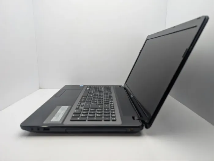 Ноутбук Acer TravelMate P273 / 17.3" (1600x900) TN / Intel Core i3-3120M (2 (4) ядра по 2.5 GHz) / 6 GB DDR3 / 750 GB HDD / Intel HD Graphics 4000 / WebCam б/в - зображення 5