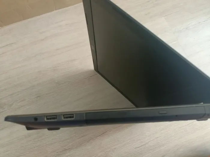 Ноутбук Medion Akoya E6240 / 15.6" (1366x768) TN / Intel Pentium N3540 (4 ядра по 2.16 - 2.66 GHz) / 4 GB DDR3 / 128 GB SSD / Intel HD Graphics / WebCam / DVD-ROM б/в - зображення 6