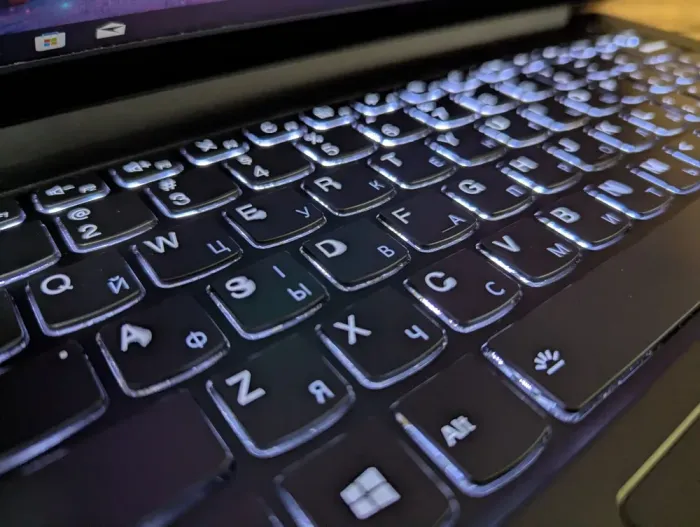 Ультрабук Lenovo IdeaPad 530s-14ARR / 14" (1920x1080) IPS / AMD Ryzen 5-2500U (4 (8) ядра по 2.0 - 3.6 GHz) / 8 GB DDR4 / 256 GB SSD / AMD Radeon Vega 8 Graphics / WebCam / Windows 10 б/в - зображення 6