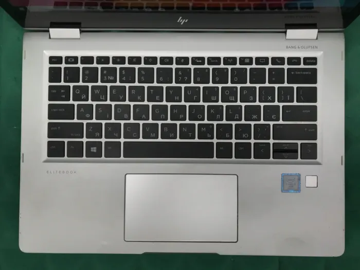 Ноутбук-трансформер Б-клас HP EliteBook x360 1030 G2 / 13.3" (1920x1080) IPS Touch / Intel Core i7-7600U (2 (4) ядра по 2.8 - 3.9 GHz) / 8 GB DDR4 / 256 GB SSD M.2 / Intel HD Graphics 620 / WebCam / Fingerprint / USB 3.1 / HDMI б/в - зображення 4