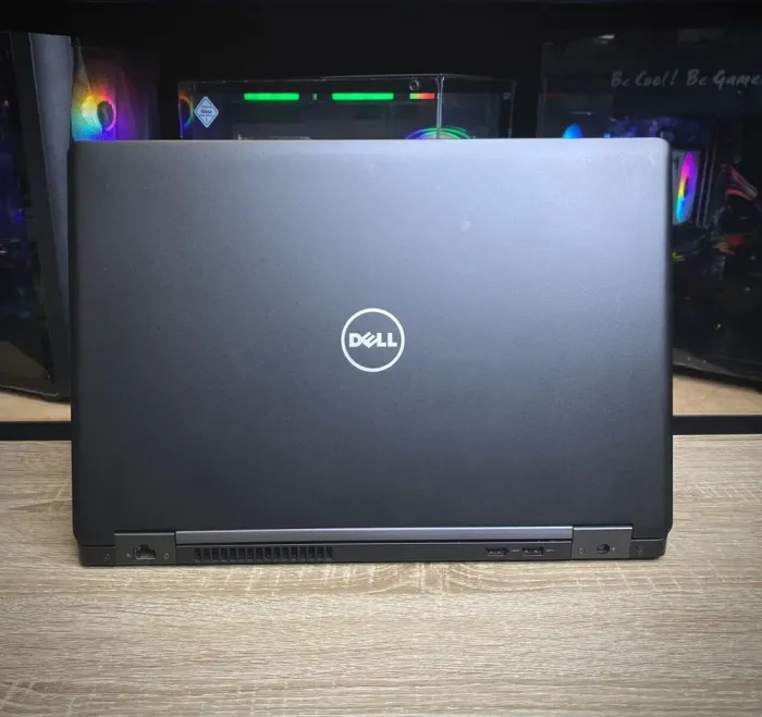 Мобільна робоча станція Dell Precision 3520 / 15.6" (1920x1080) TN / Intel Core i7-6820HQ (4 (8) ядра по 2.7 - 3.6 GHz) / 8 GB DDR4 / 256 GB SSD / nVidia Quadro M620, 2 GB GDDR5, 128-bit / WebCam б/в - зображення 6