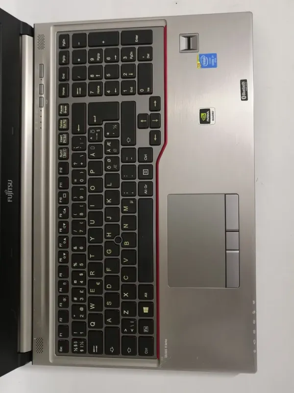 Робоча станція Б-класс Fujitsu Celsius H730 / 15.6" IPS / Intel Core i7-4600M (2(4) ядра по 2.9-3.6 GHz) / 8GB DDR3 / 256GB SSD / Quadro K1100M, 2GB GDDR5, 128-bit / WebCam / VGA б/в - зображення 3