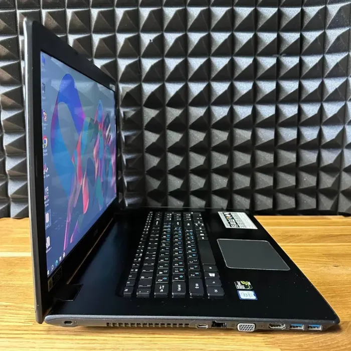 Ноутбук Б-клас Acer Aspire E5-774 / 17.3" (1600x900) TN / Intel Core i5-7200U (2 (4) ядра по 2.5 - 3.1 GHz) / 16 GB DDR4 / 360 GB SSD / nVidia GeForce 950M, 4 GB GDDR3, 128-bit / WebCam / DVD-ROM б/в - зображення 5