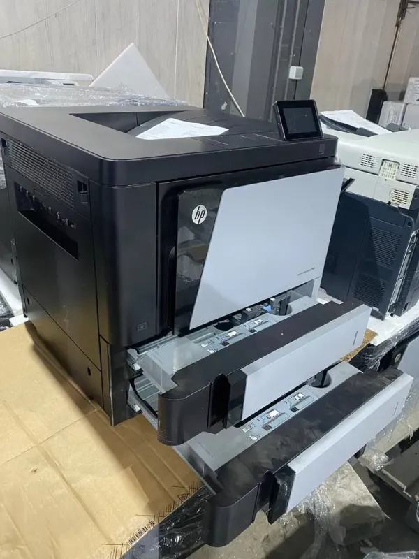 Принтер HP LaserJet Enterprise M806 / Лазерний монохромний друк / 1200x1200 dpi / A3 / 56 стор / хв / Ethernet, USB 2.0 б/в - зображення 4