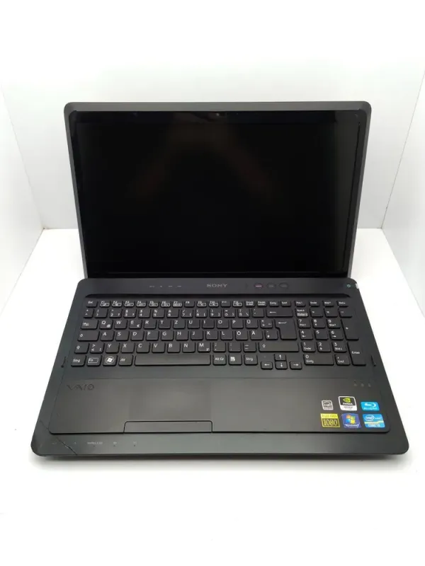 Ноутбук Sony VPCF22 / 16.4" (1920x1080) TN / Intel Core i5-2410M (2 (4) ядра по 2.3 - 2.9 GHz) / 6 GB DDR3 / 500 GB HDD / nVidia GeForce GT 540M, 1 GB DDR3, 64-bit / WebCam б/в - зображення 2