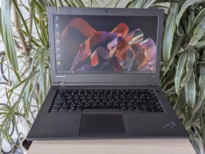 Ноутбук Б-клас Lenovo ThinkPad L440 / 14" (1366x768) TN / Intel Core i3-4000M (2 (4) ядра по 2.4 GHz) / 8 GB DDR3 / 128 GB SSD / Intel HD Graphics 4600 / WebCam б/в - зображення 2