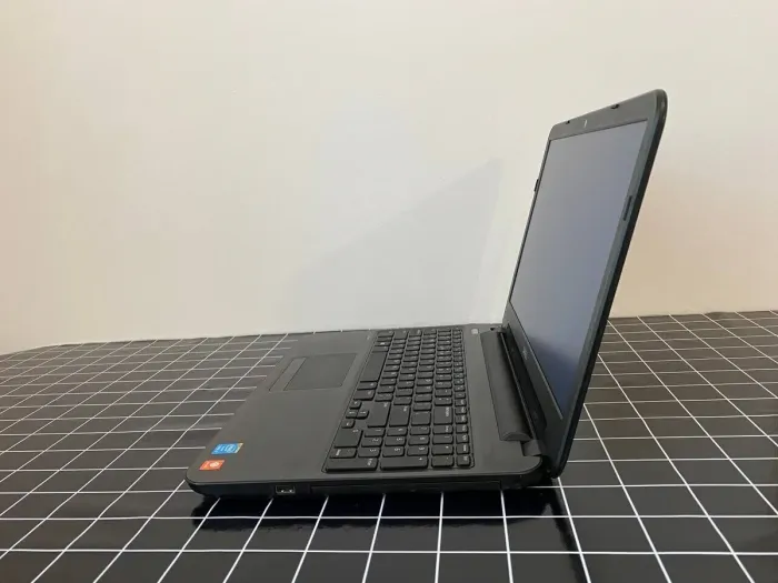 Ноутбук Б-клас Dell Latitude 3540 / 15.6" (1366x768) TN / Intel Core i3-4030U (2 (4) ядра по 1.9 GHz) / 8 GB DDR3 / 120 GB SSD / Intel HD Graphics 4400 / WebCam б/в - зображення 5
