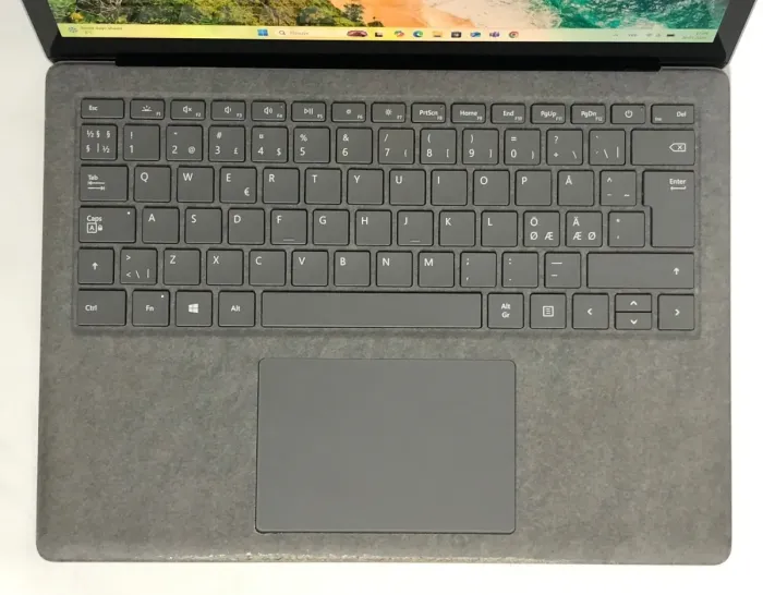 Ультрабук Б-клас Microsoft Surface Laptop 3 1867 / 13.5" (2256x1504) IPS Touch / Intel Core i5-1035G7 (4 (8) ядра по 1.2 - 3.7 GHz) / 16 GB DDR4 / 256 GB SSD NVMe / Intel Iris Plus Graphics / WebCam / Win 11 Pro б/в - зображення 8